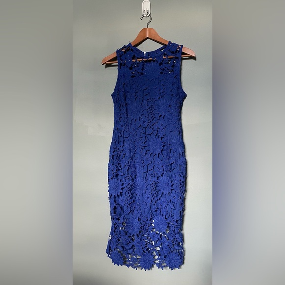 NWT ALLANDWELL Women's Floral Lace V Short Sleeves Knee Length Blue Dress Small - Picture 3 of 13
